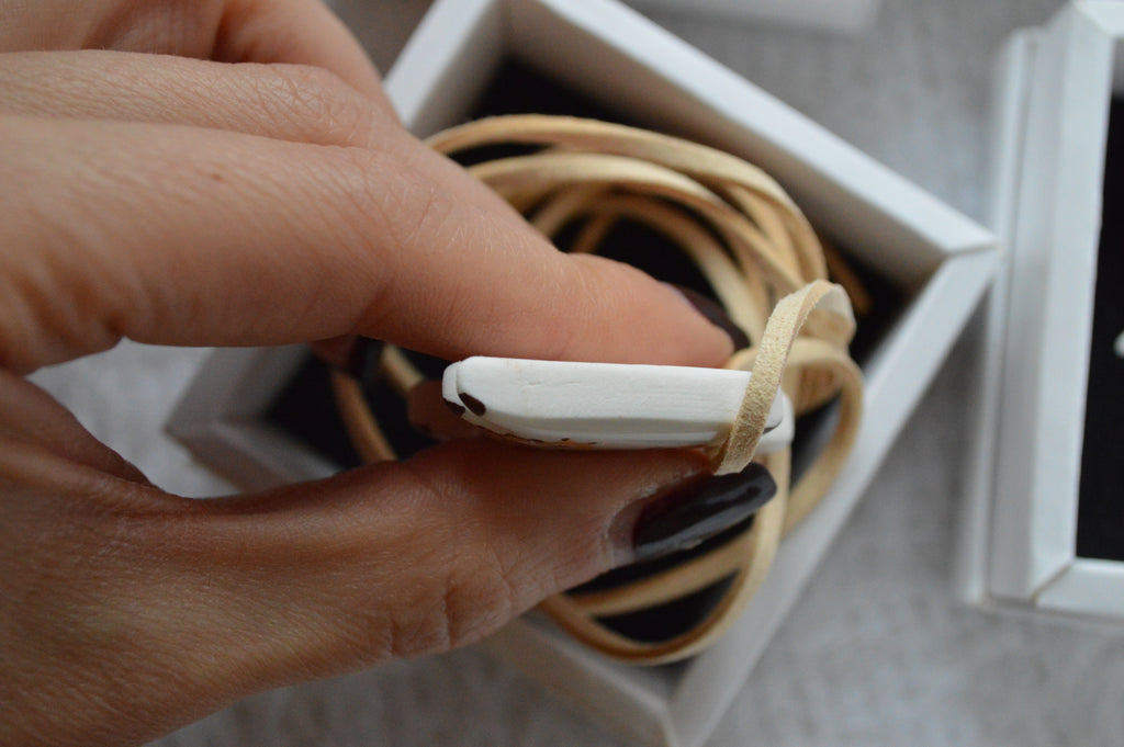 Підвіска "Котик з розписом". Купити прикрасу. Купити підвіс котик, кошеня. Прикраса з малюнком. Котик на шнурочку. Котик з розписом. Подвеска котик.