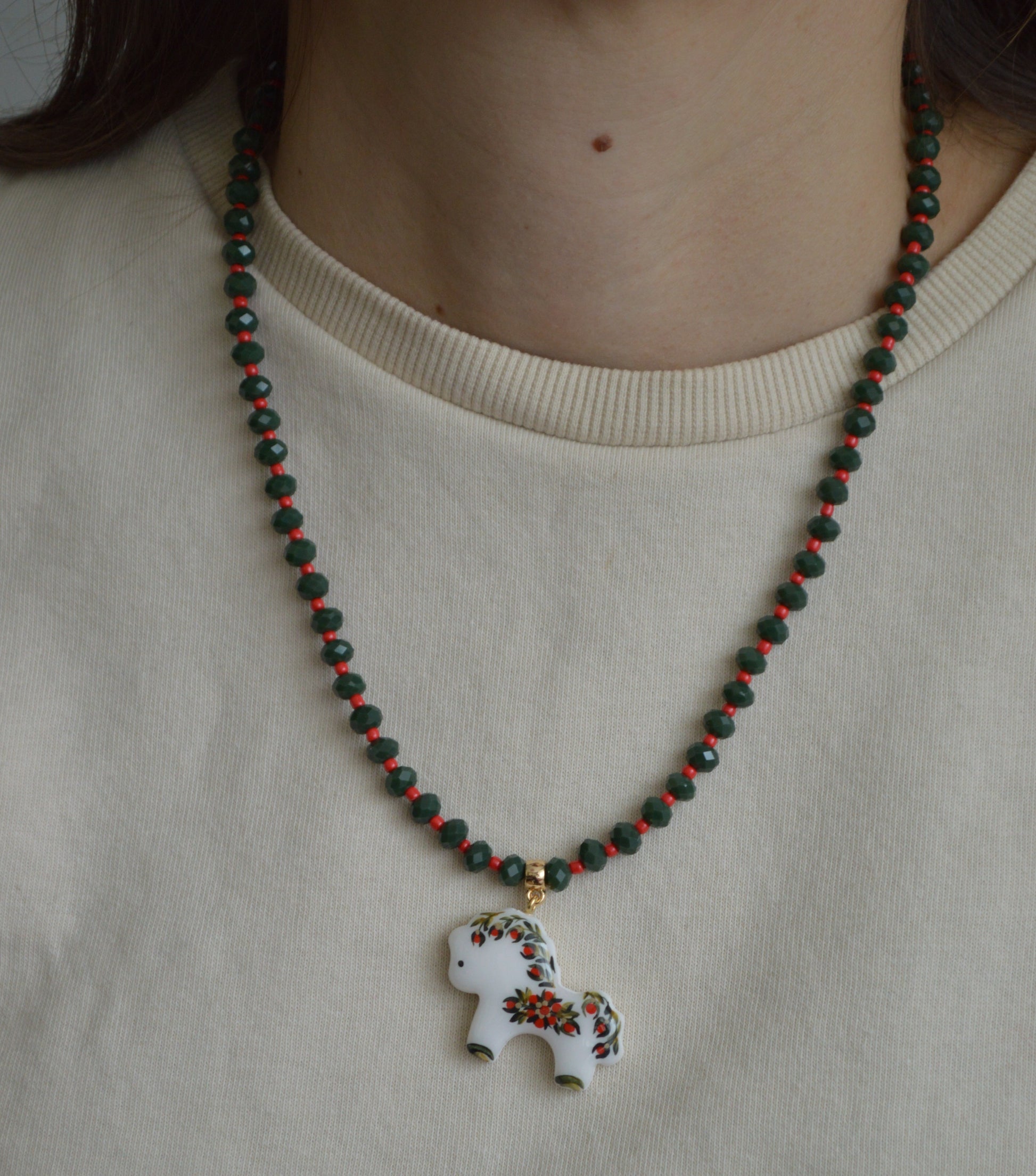 Намисто "Коник". Прикраса коник. Підвіска - коник з полімерної глини. Намисто з коником. Коник з малюнком. Коник розпис.