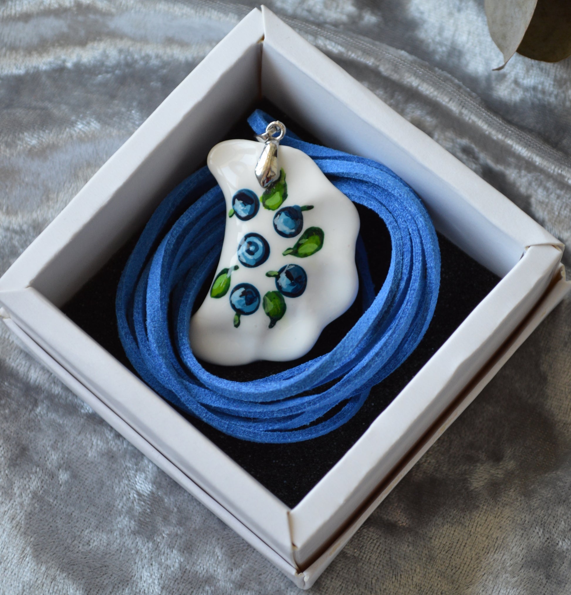 Pendant "Dumpling with Blueberry Pattern"