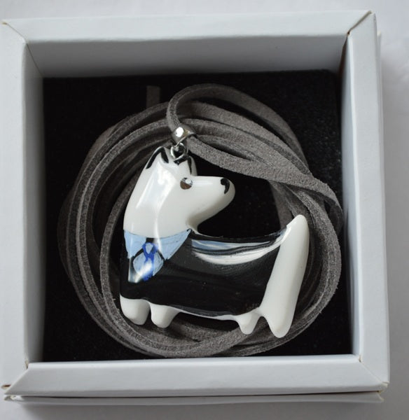 Підвіска Собачка розмальована. Прикраса з полімерної глини.