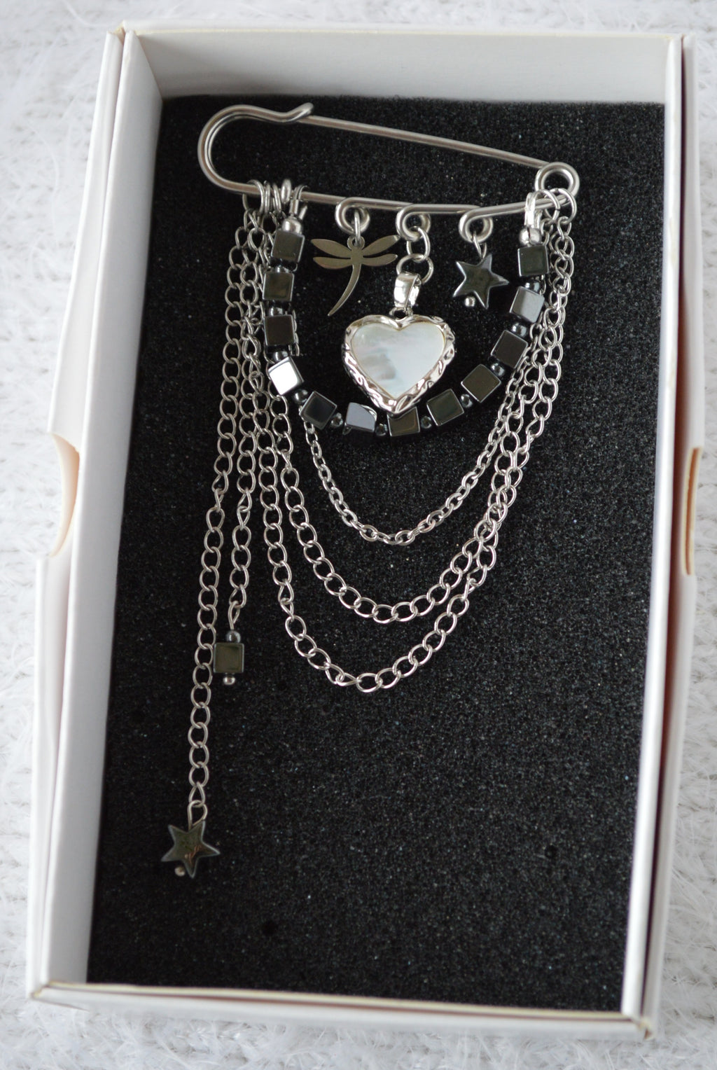 Брошка-булавка "Ланцюжок, гематит". Чудовий подарунок. Украшения купить. Брошь оригинальная. Подарок. Что подарить