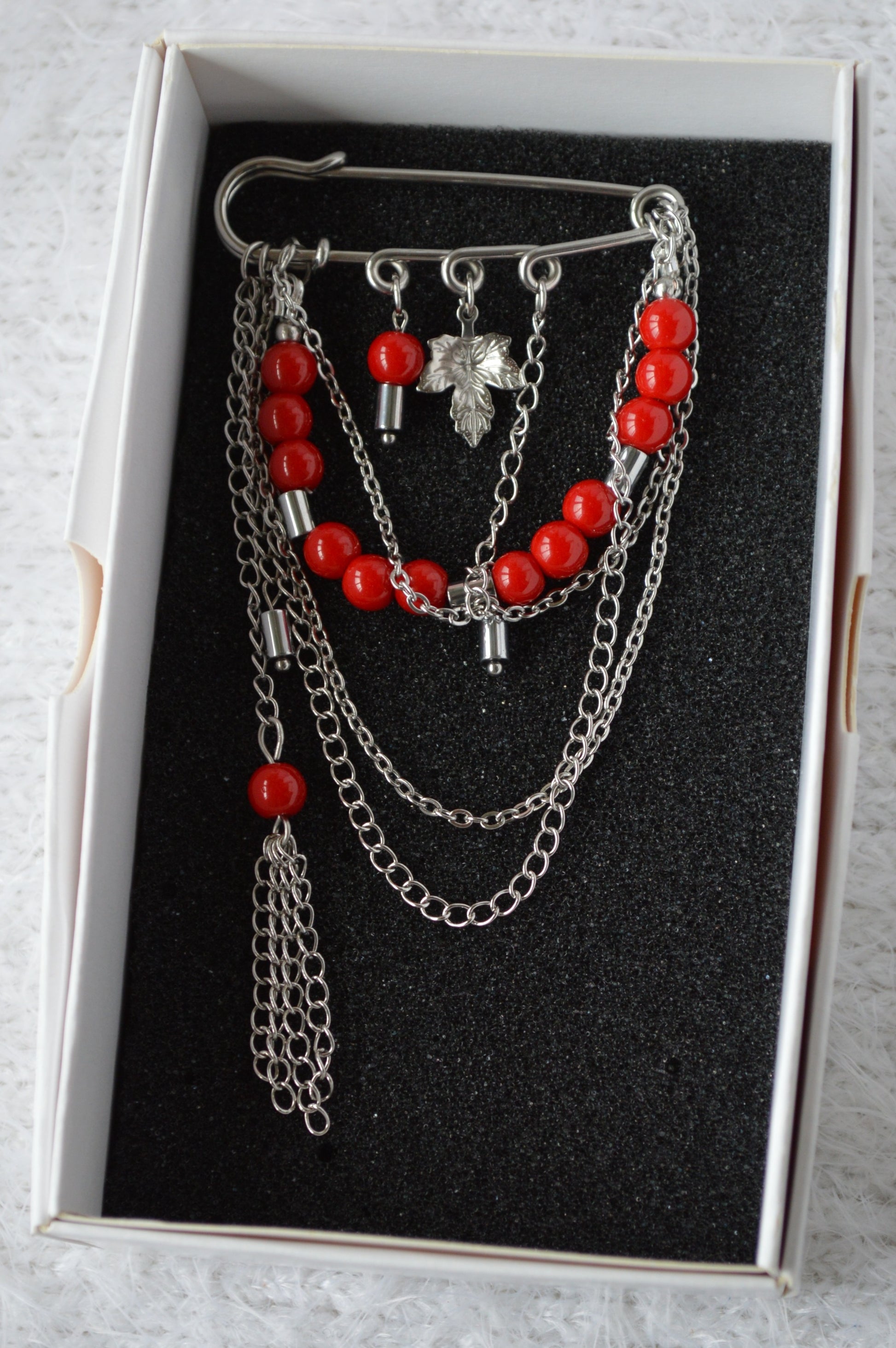 Брошка-булавка "Ланцюжок, намистини". Чудовий подарунок. Украшения купить. Брошь оригинальная. Подарок. Что подарить