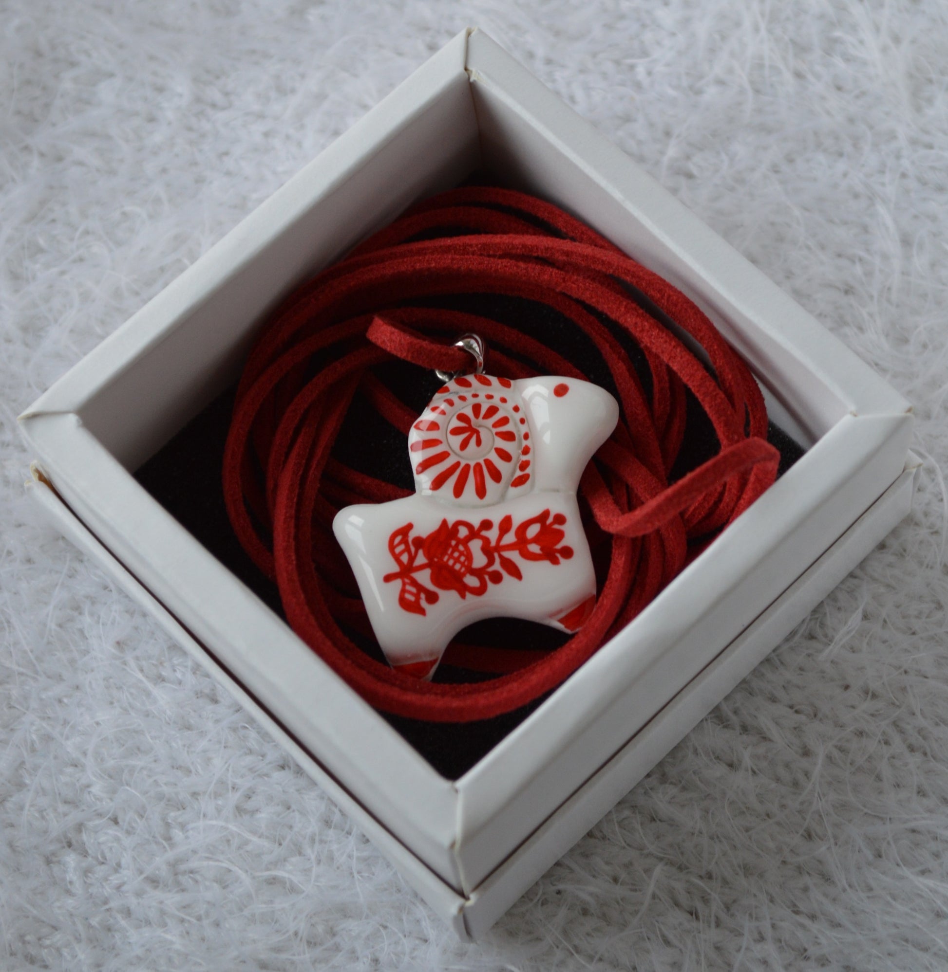 Підвіска "Баранчик з розписом". Підвіска на шнурку баранчик з розписом. Підвіс овечка. Розпис покритий епоксидною смолою.