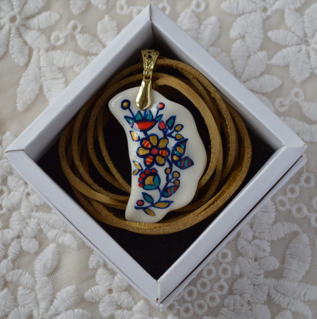 Підвіска "Вареник з квітковим розписом"

Купити вареник підвіс. Підвіска "Вареник з квітковим розписом". Прикраса вареник украшение. Подарок. Довга підвіска на шию. Подвеска вареник. 