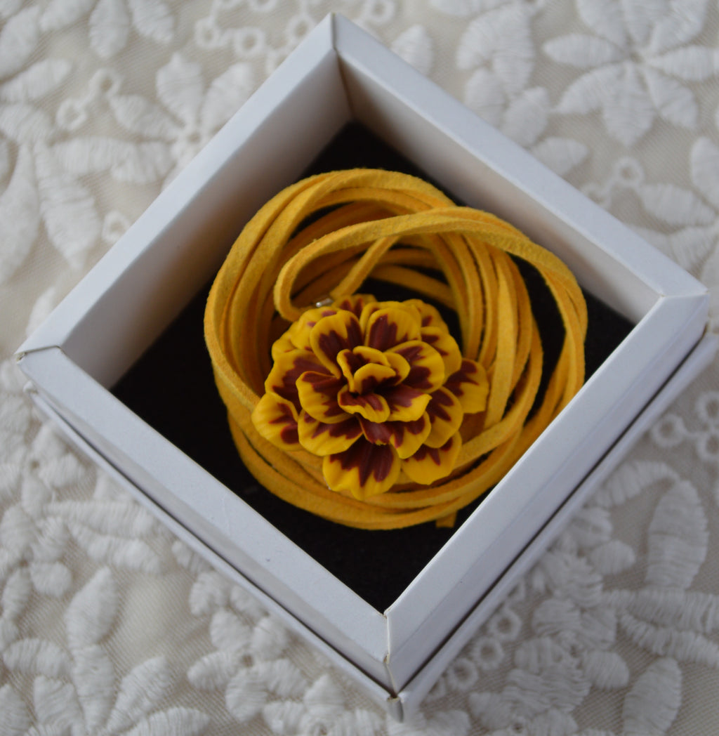 Чорнобривець Yellow flower