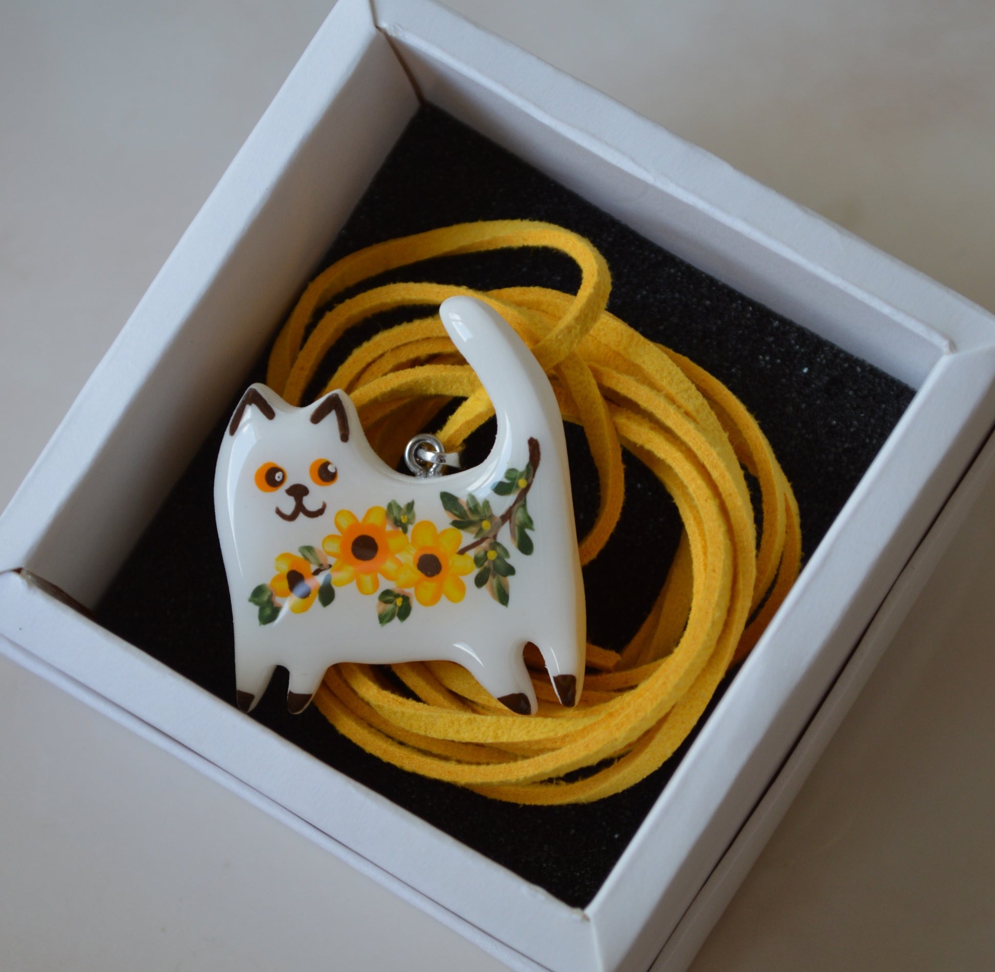 Підвіска "Котик з петриківським розписом"