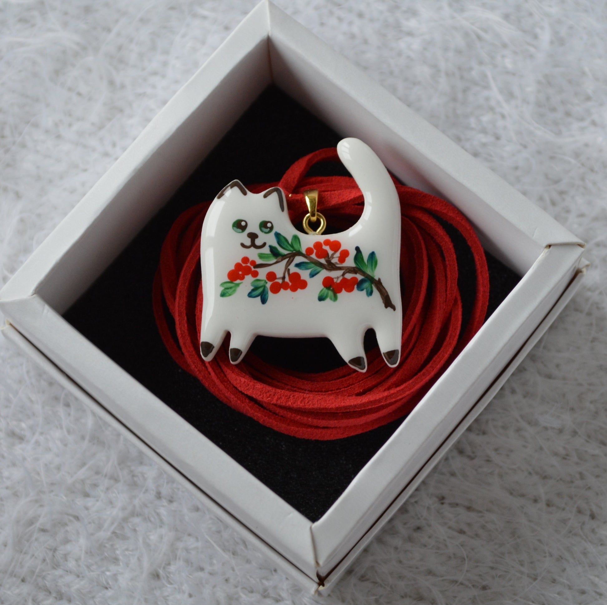 Підвіска "Котик з петриківським розписом". Подвеска котик. Петриківський розпис покритий епоксидною смолою. Купити підвіс котик, кошеня. Малюнок покритий епоксидною смолою. Гарний подарунок дівчині