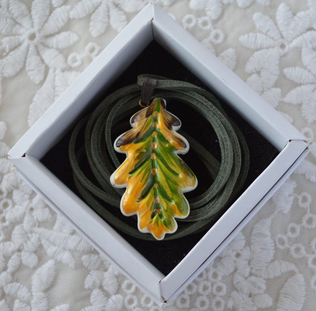 Підвіска "Листок дубовий розписаний". Прикраса у формі дубового листка. Підвіска дубовий листок розписаний. Женские украшения бижутерия. Украшения бижутерия на шею. Подвеска на шею.