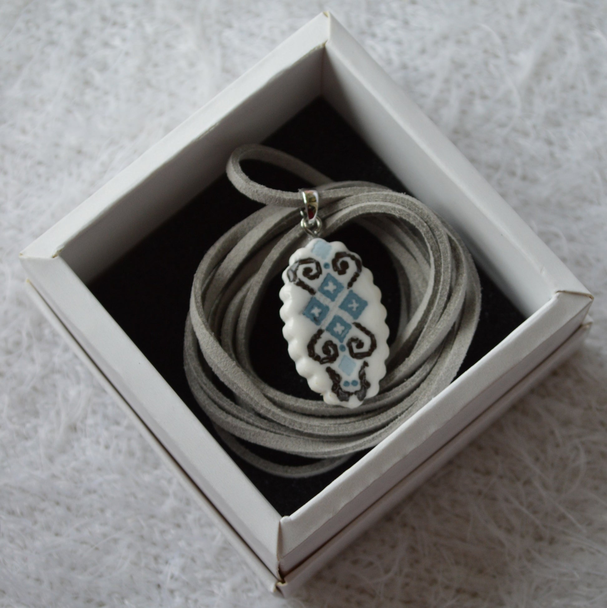 Підвіска "Овал". Прикраса ручної роботи з запікаємої поліменої глини. Подвески на шею женские. Прикраси на шию. Купити кулон для дівчини.