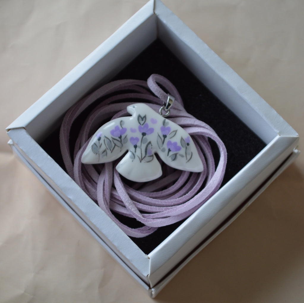 Підвіска Пташка з малюнком - Мила прикраса ручної роботи. 
Підвіска пташка з малюнком ручної роботи. Полімерна глина. Кулон подвеска птичка рисунок. Купити милий подарунок любительці птахів, яскравих прикрас.