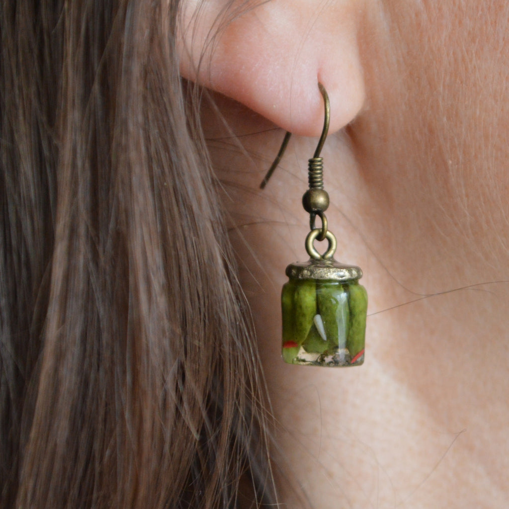 Сережки Баночки консервації - Яскраві прикраси ручної роботи з овочами. Полімерна глина, позолота. Серьги баночки овощи. Купити яскравий подарунок дівчині або дружині.